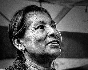 ARICHÉ APAHUITA ARICHÉ APAHUITA No cabe imaginar que Ariché Apahuita lograra recorrer sola el camino desde los bosques de Siltepec, salpicado de desniveles y dentelladas, sin...